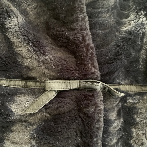 Girls billieblush faux fur jacket [size 4] - Picture 4 of 7